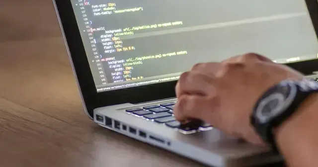 Custom software vs standard software